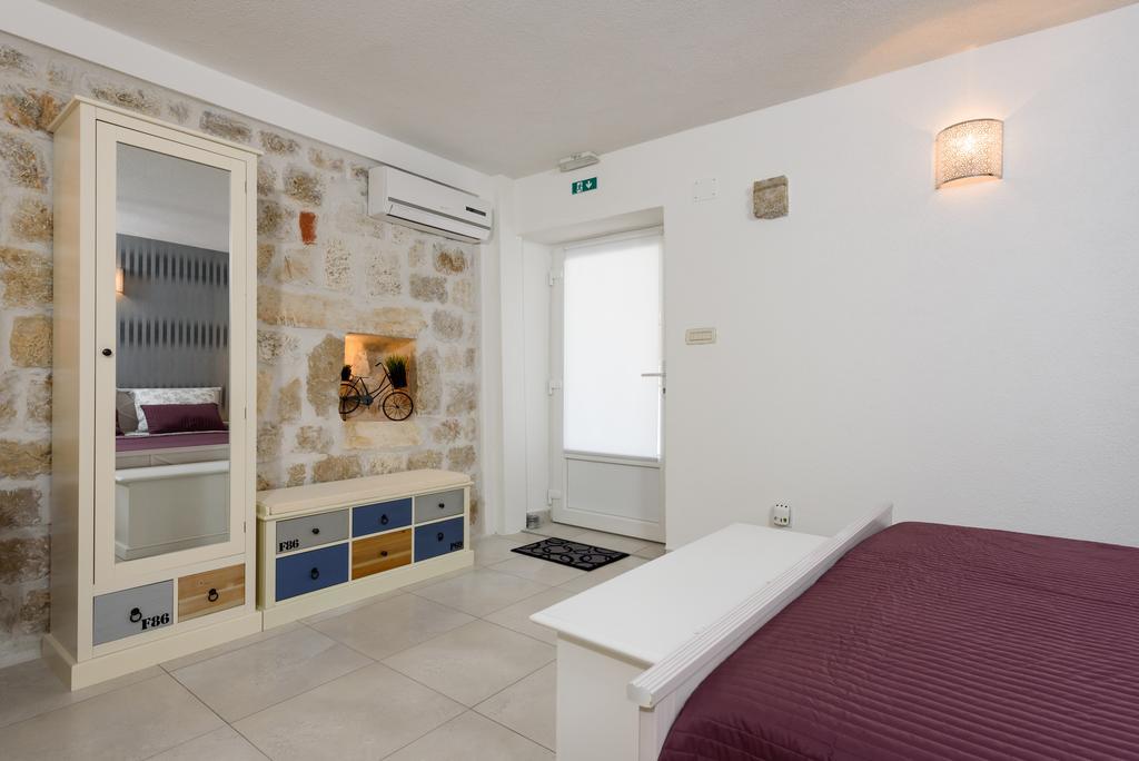Appartement Studio Tironi 2 -Sonja à Trogir Extérieur photo