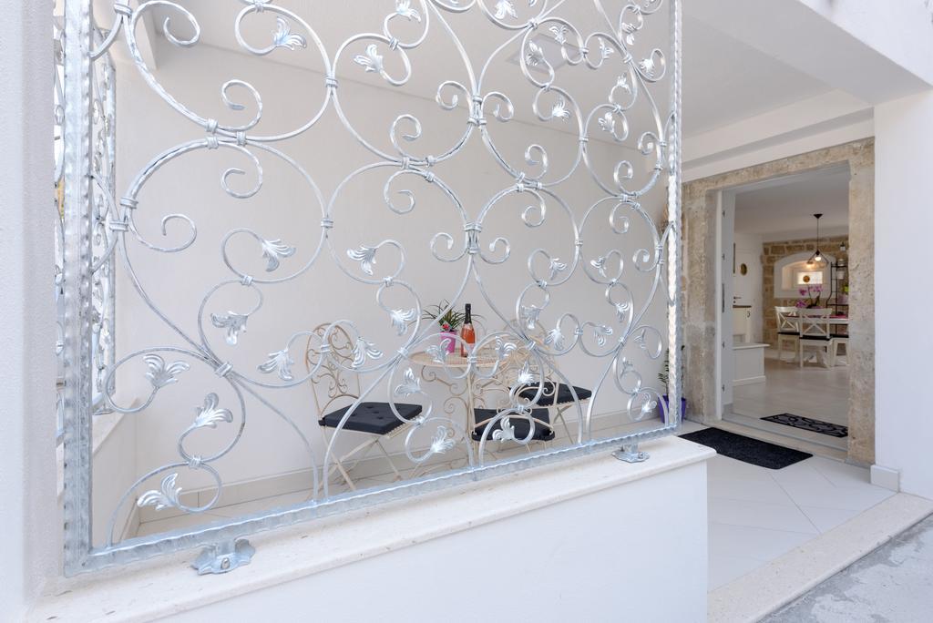 Appartement Studio Tironi 2 -Sonja à Trogir Extérieur photo