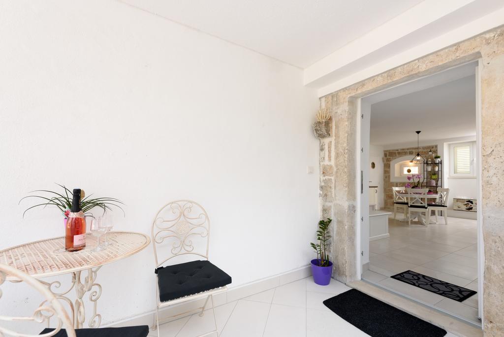 Appartement Studio Tironi 2 -Sonja à Trogir Extérieur photo